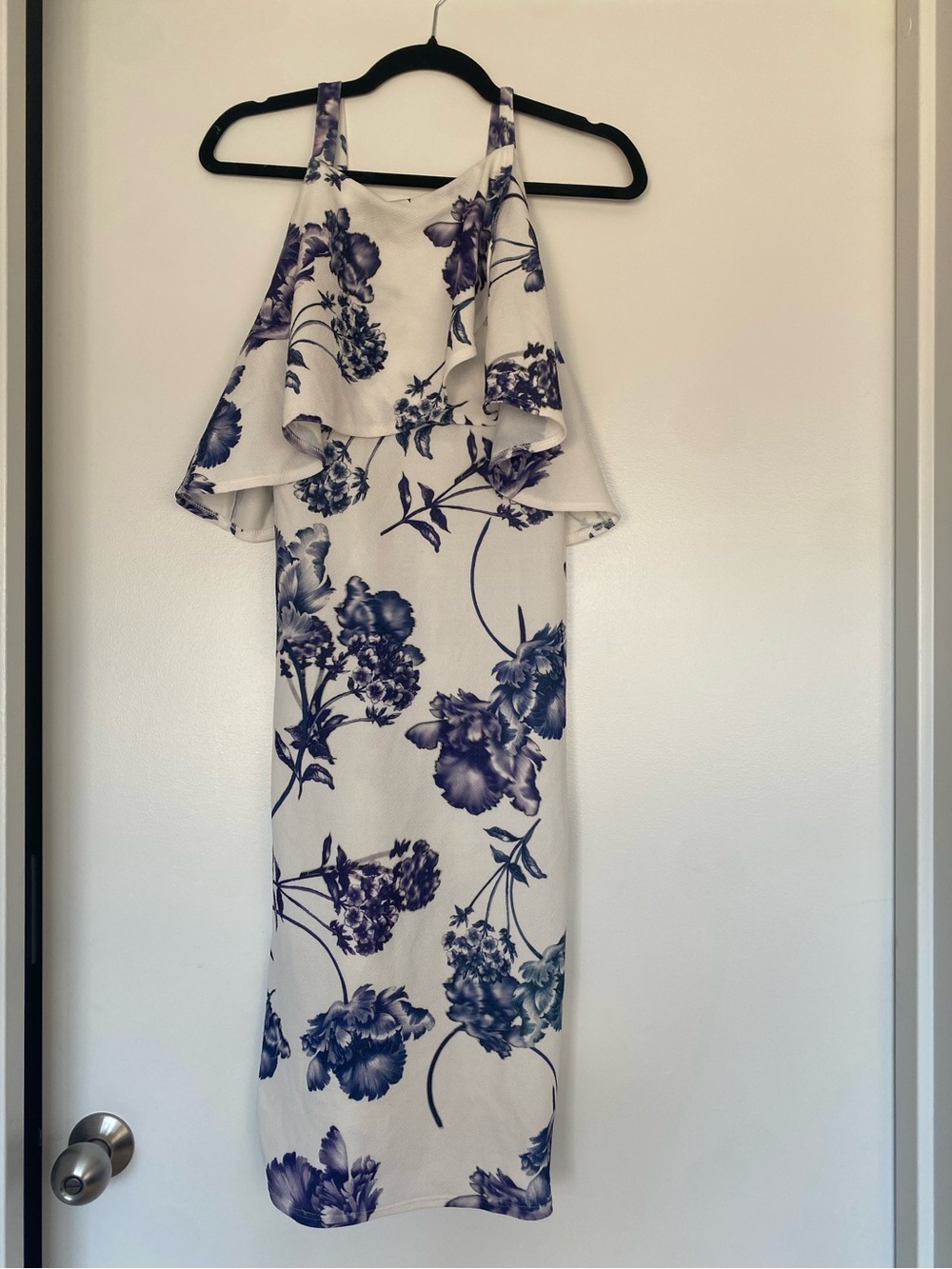 ASOS Floral Ruffle Cold-Shoulder Midi
Dress - Blue/White - Size 2